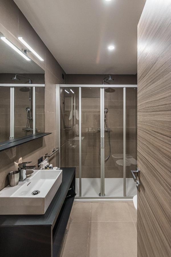 Bb Hotels Smarthotel Duomo Милан Экстерьер фото