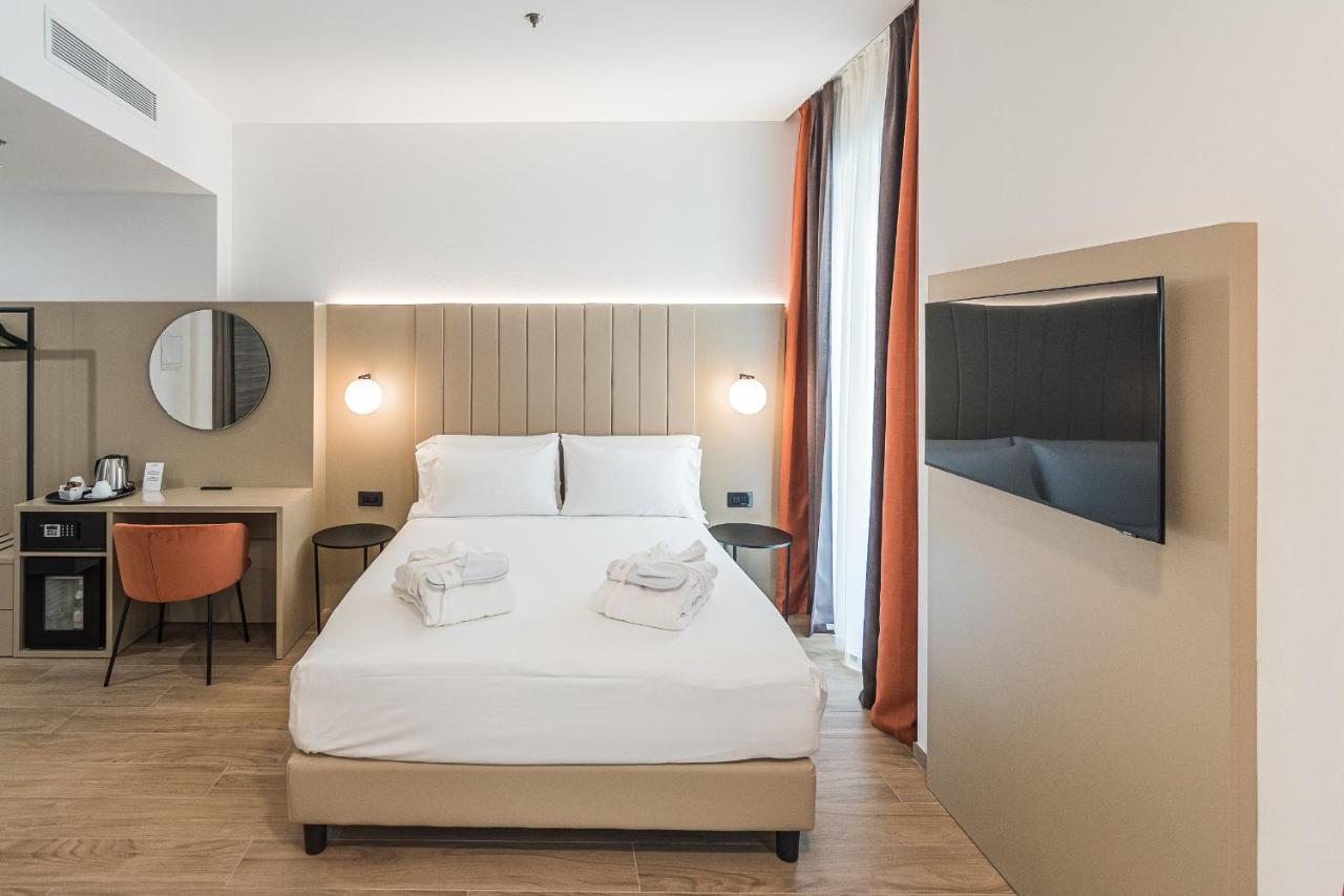 Bb Hotels Smarthotel Duomo Милан Экстерьер фото