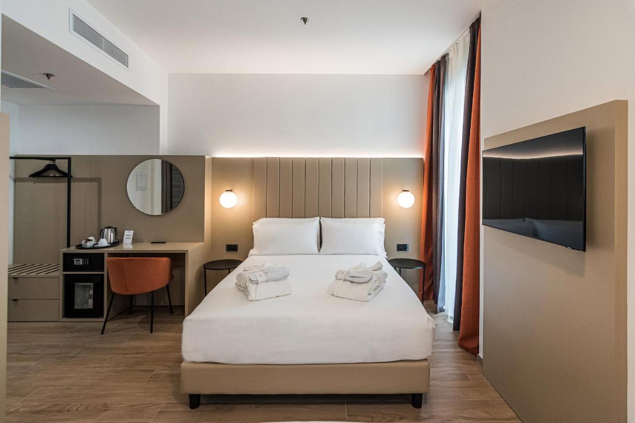 Bb Hotels Smarthotel Duomo Милан Экстерьер фото