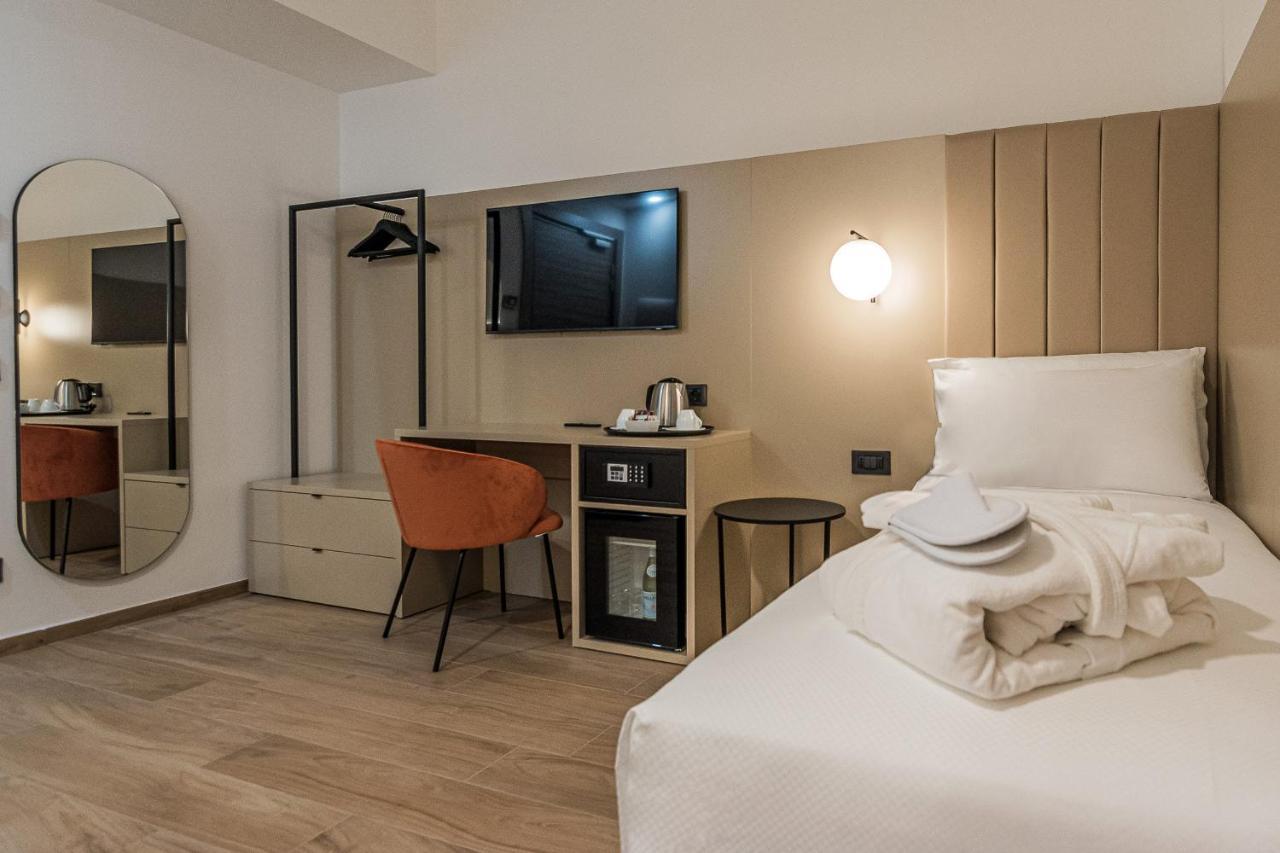Bb Hotels Smarthotel Duomo Милан Экстерьер фото