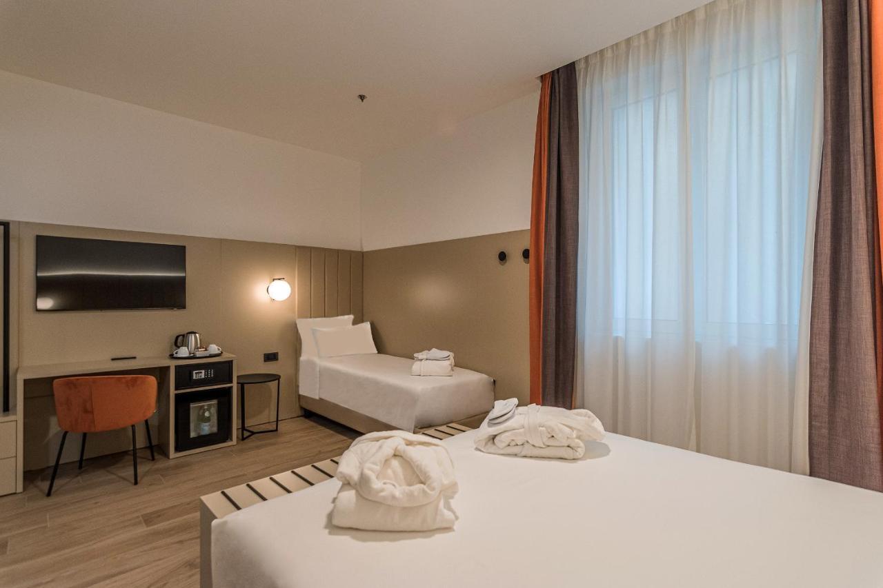 Bb Hotels Smarthotel Duomo Милан Экстерьер фото