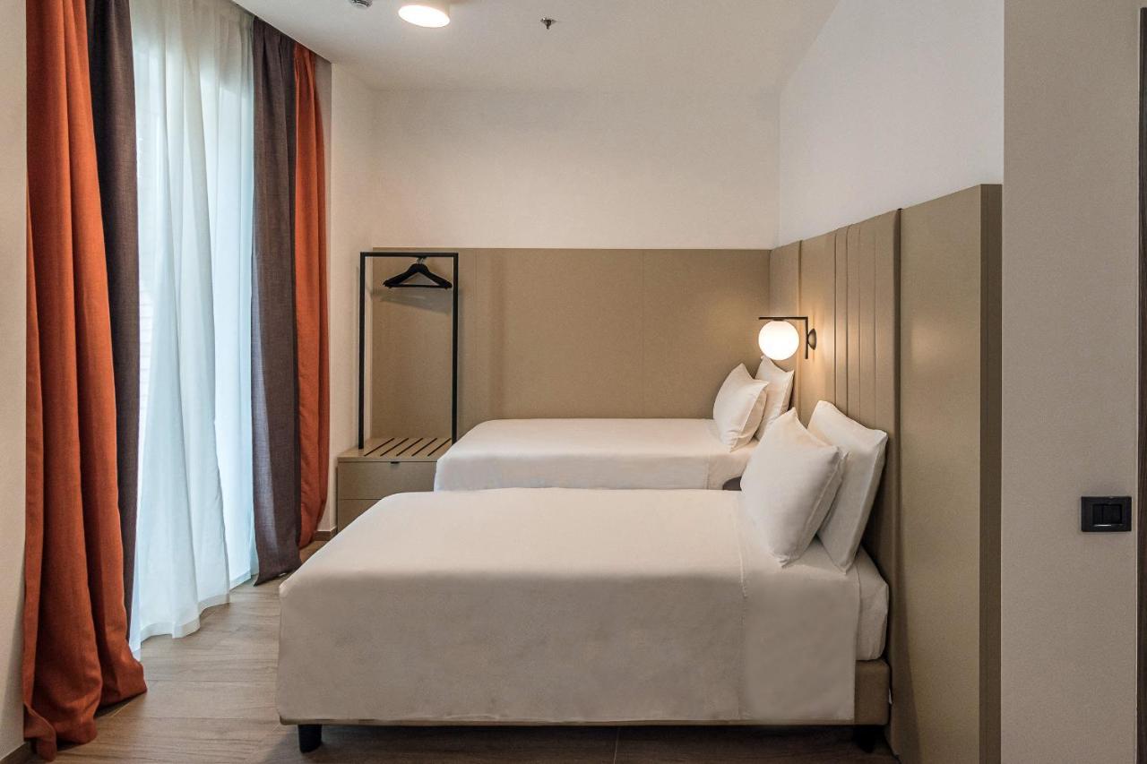 Bb Hotels Smarthotel Duomo Милан Экстерьер фото